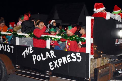 Spirit of Christmas Fills Downtown Konawa