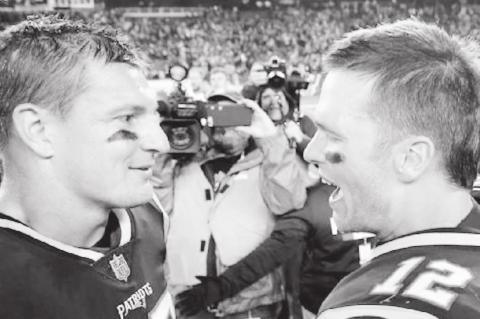 Gronk Joins Brady With the Buccaneers