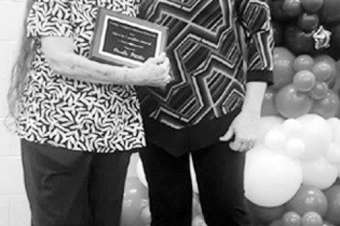 Distinguished Awards Pictured l-r along with Wewoka Chamber of Business &amp; Industry Director Sheila Egge are award recipients Jesse Grandstaff (accepting on behalf of Security State Bank), Paige Sherry, Dennis Phillips and Paula Petite. The awards were