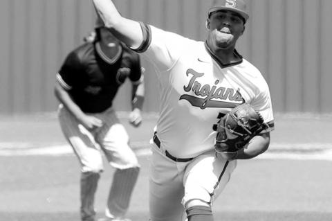 Trojans Rack up Nearly Two Dozen Runs Against Bears