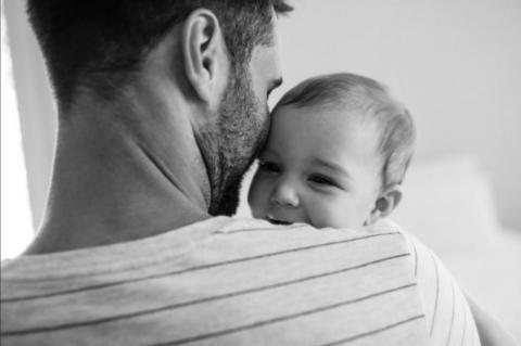 Tips to Help New Fathers Bond With Their Babies