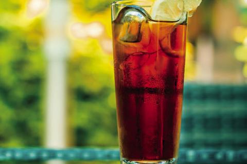 Alternatives to Adult Beverages When Dining Out