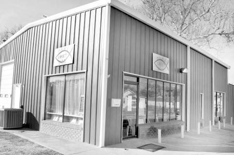 Ma Ma’s Christ Van, located at 601 W. Broadway in Seminole, is offering a temporary warming shelter beginning this afternoon. A powerful winter storm with heavy snow and bitter cold is expected to affect the entire state. —Staff Photo by Andy Wilson