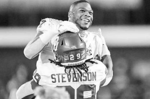 Sooners Run Over Red Raiders